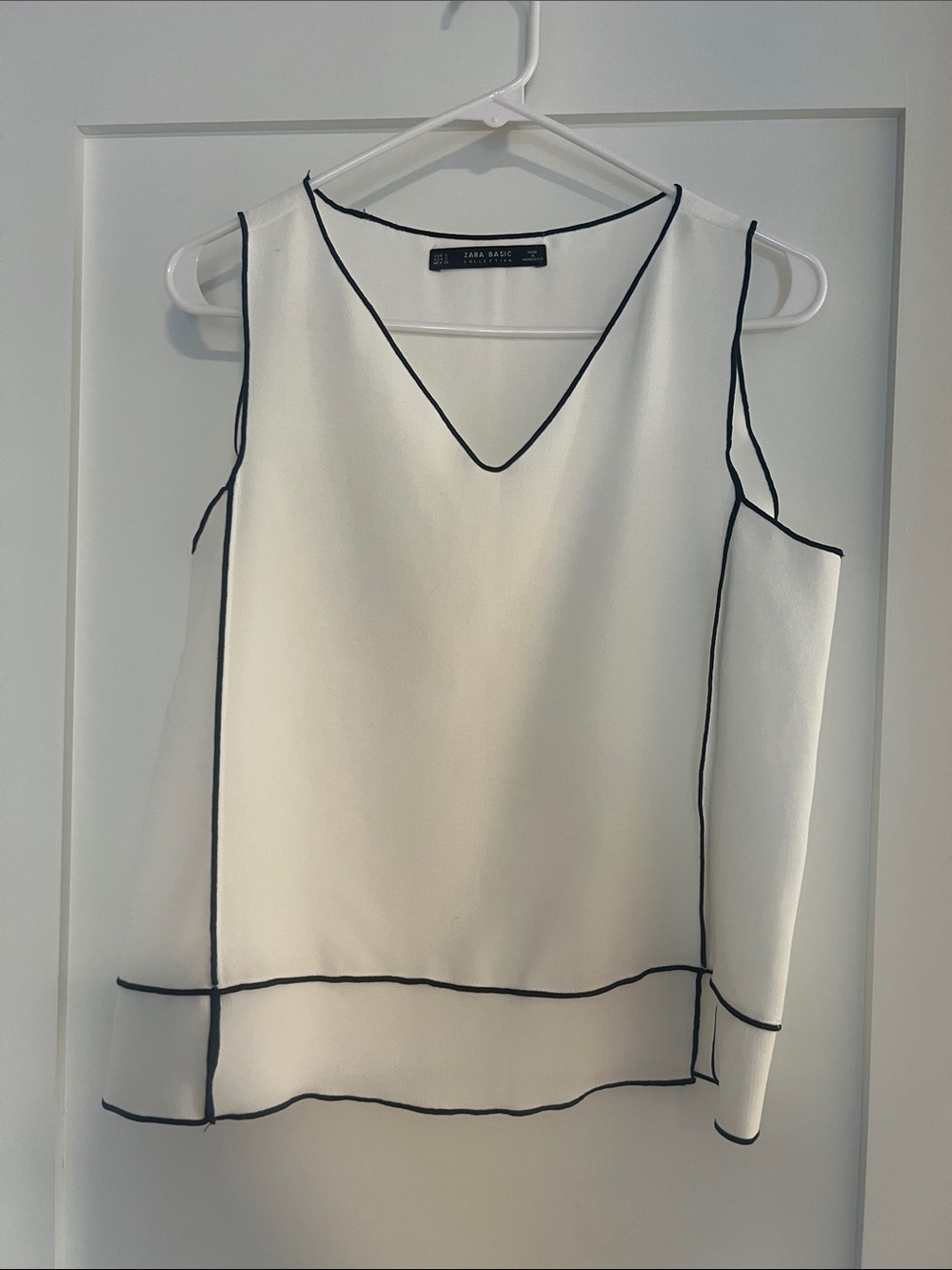 Zara white basic blouse with black trim detailing